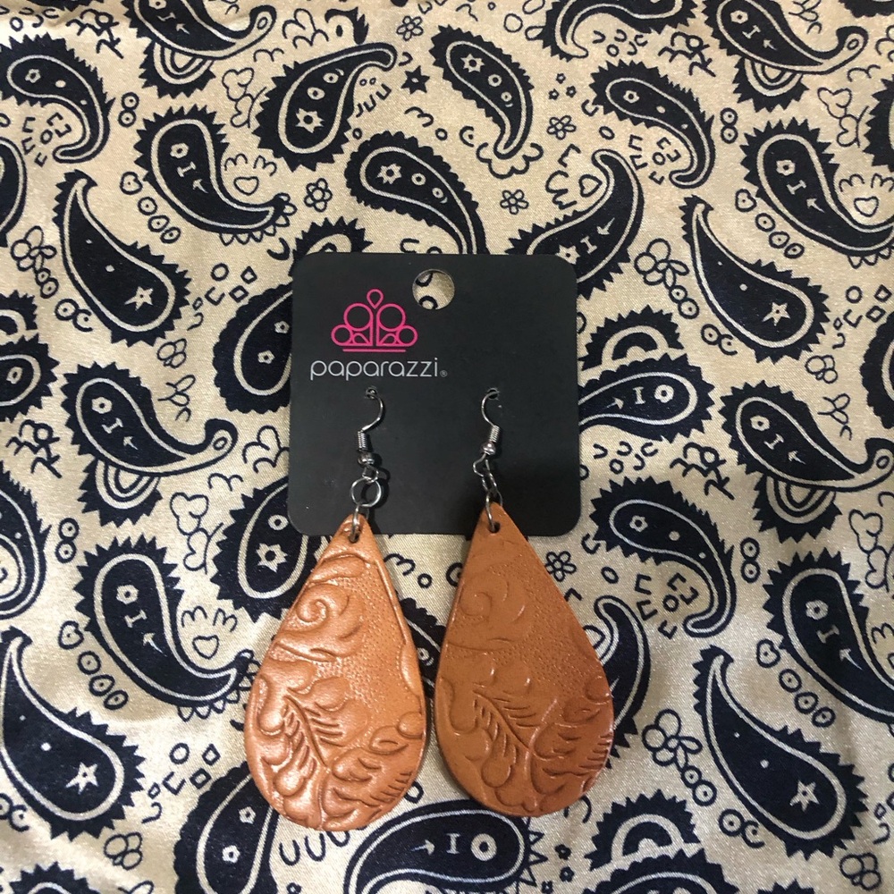 Paparazzi earrings